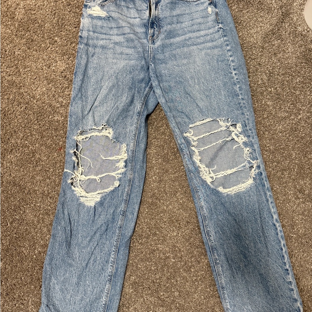American Eagle Outfitters Light Blue Distressed Boyfriend Jeans